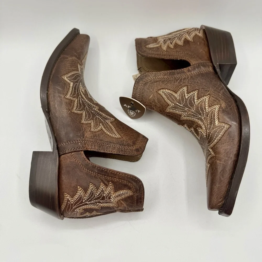 Ariat Dixon Low‎ Heel  Boots Women's Size 7 Rhino Tan Leather Snip Toe